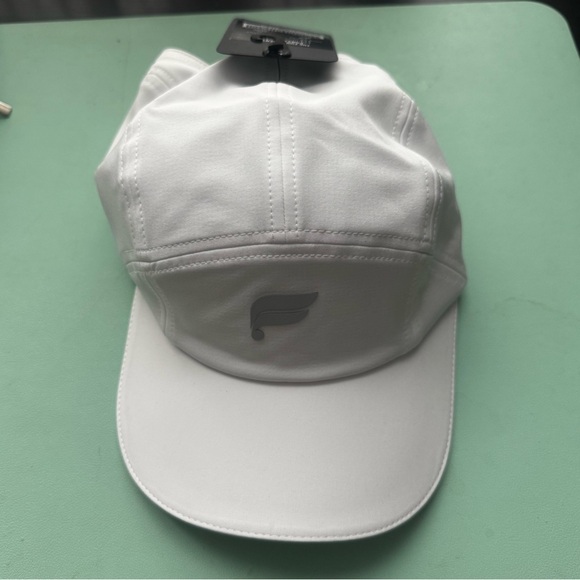 Fabletics Fundamental Ponytail Hat - One Size, White, NWT! - Picture 5 of 10